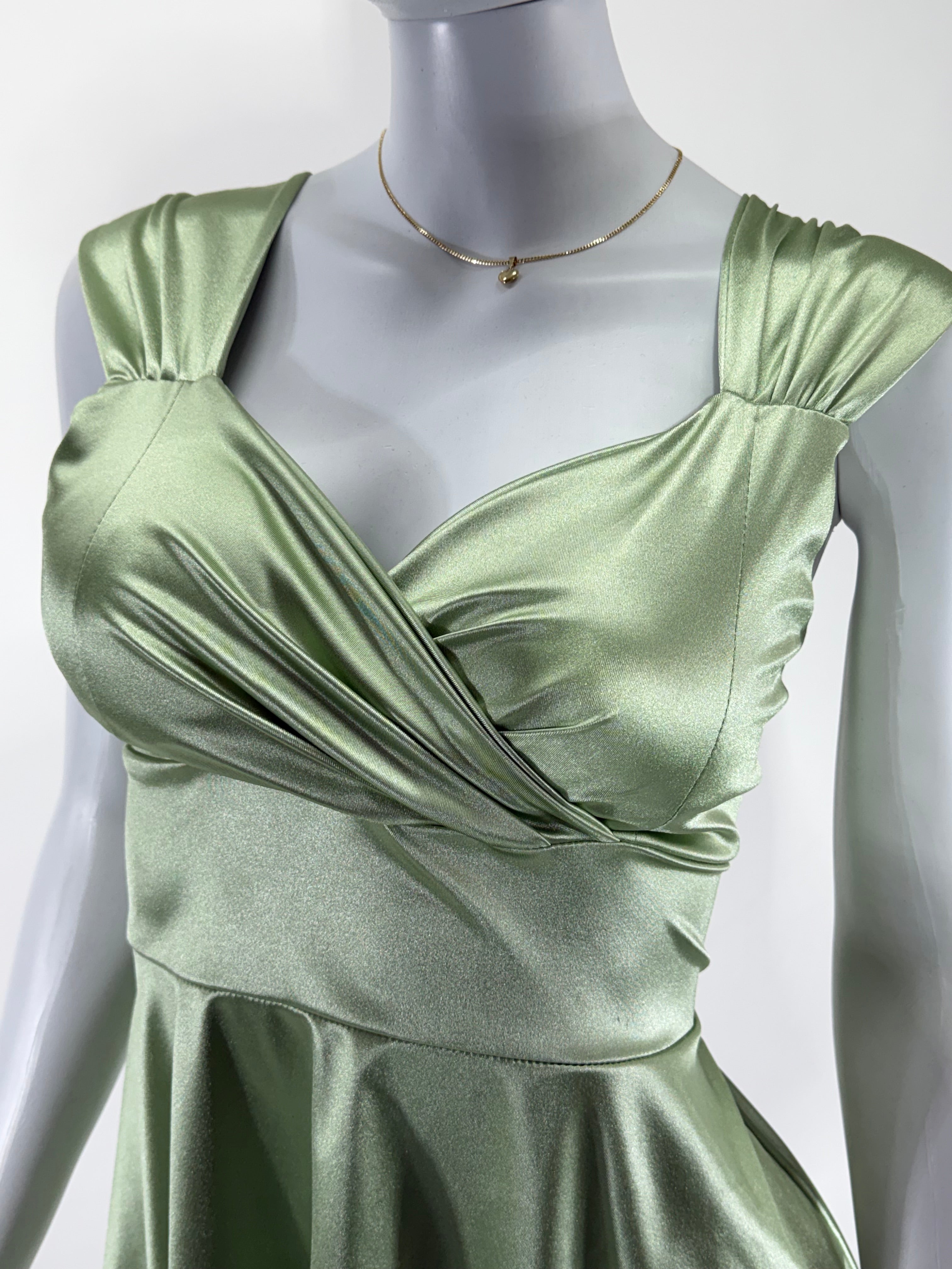 Vestido Dama Corto Satin