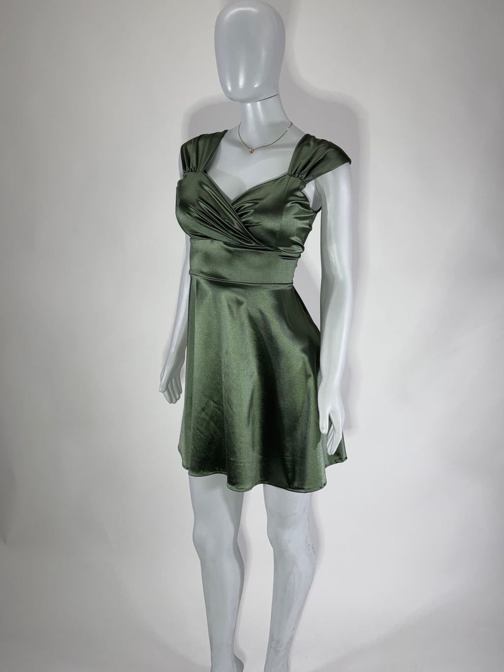 Vestido Dama Corto Satin