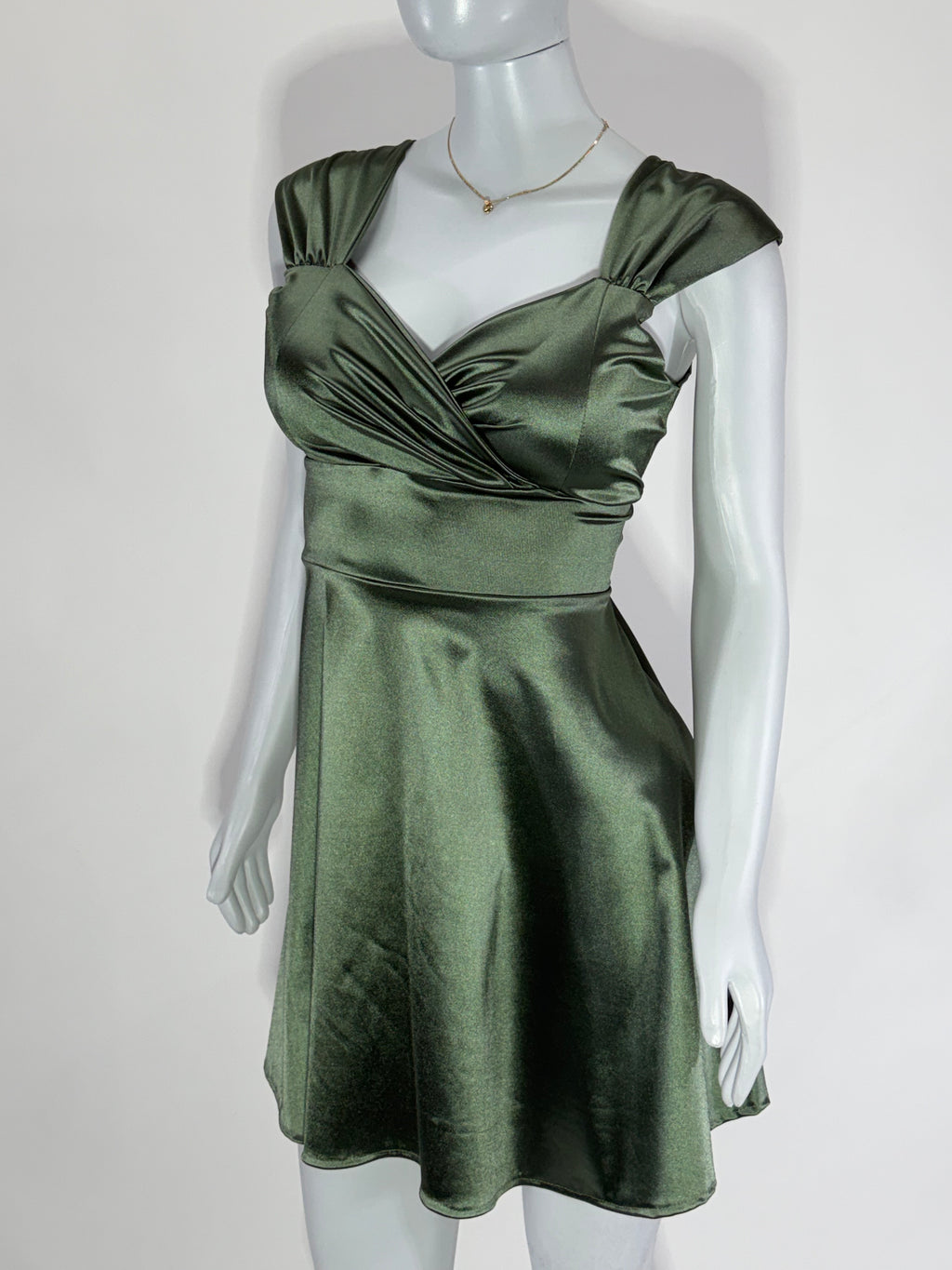 Vestido Dama Corto Satin