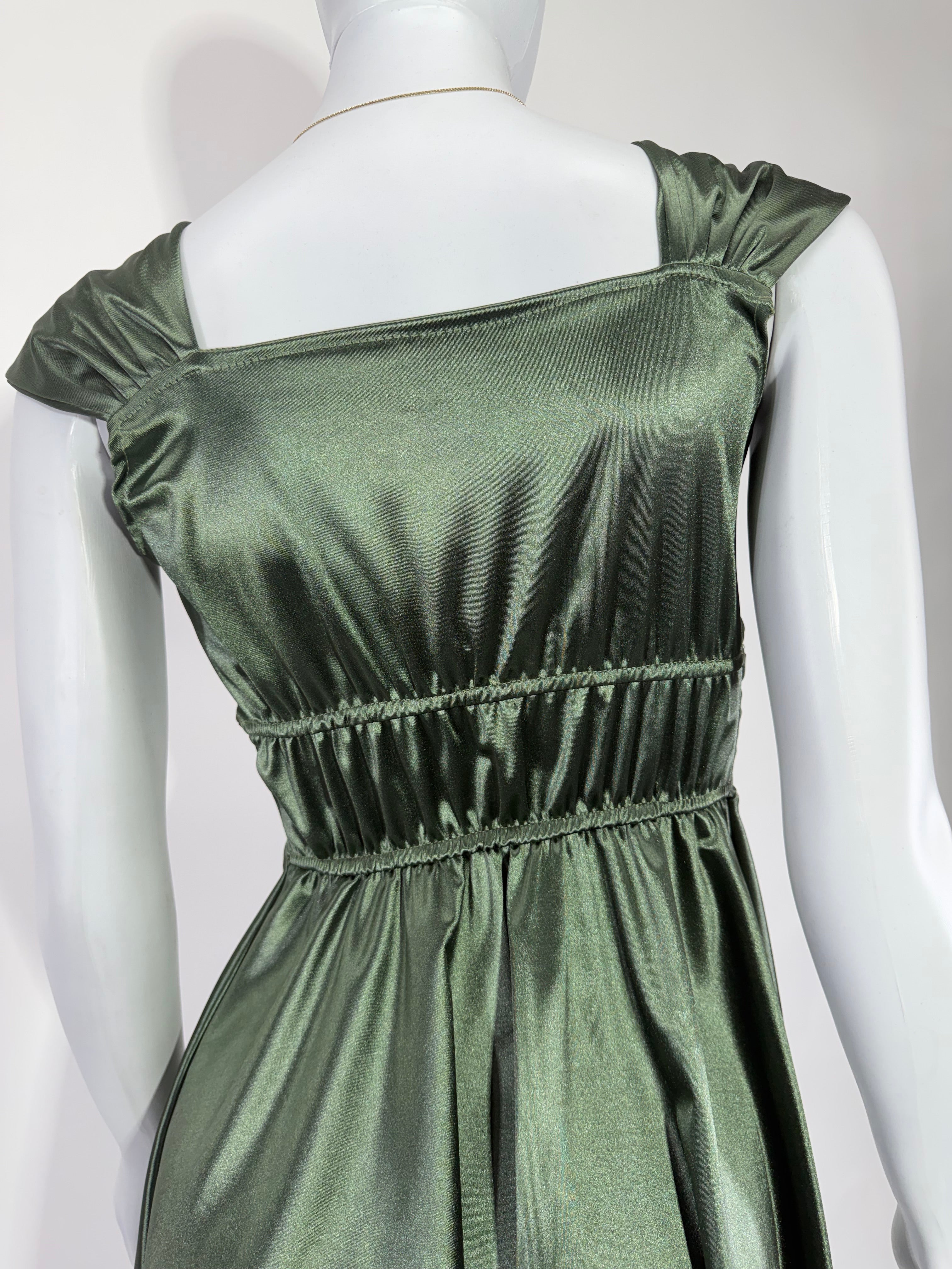 Vestido Dama Corto Satin