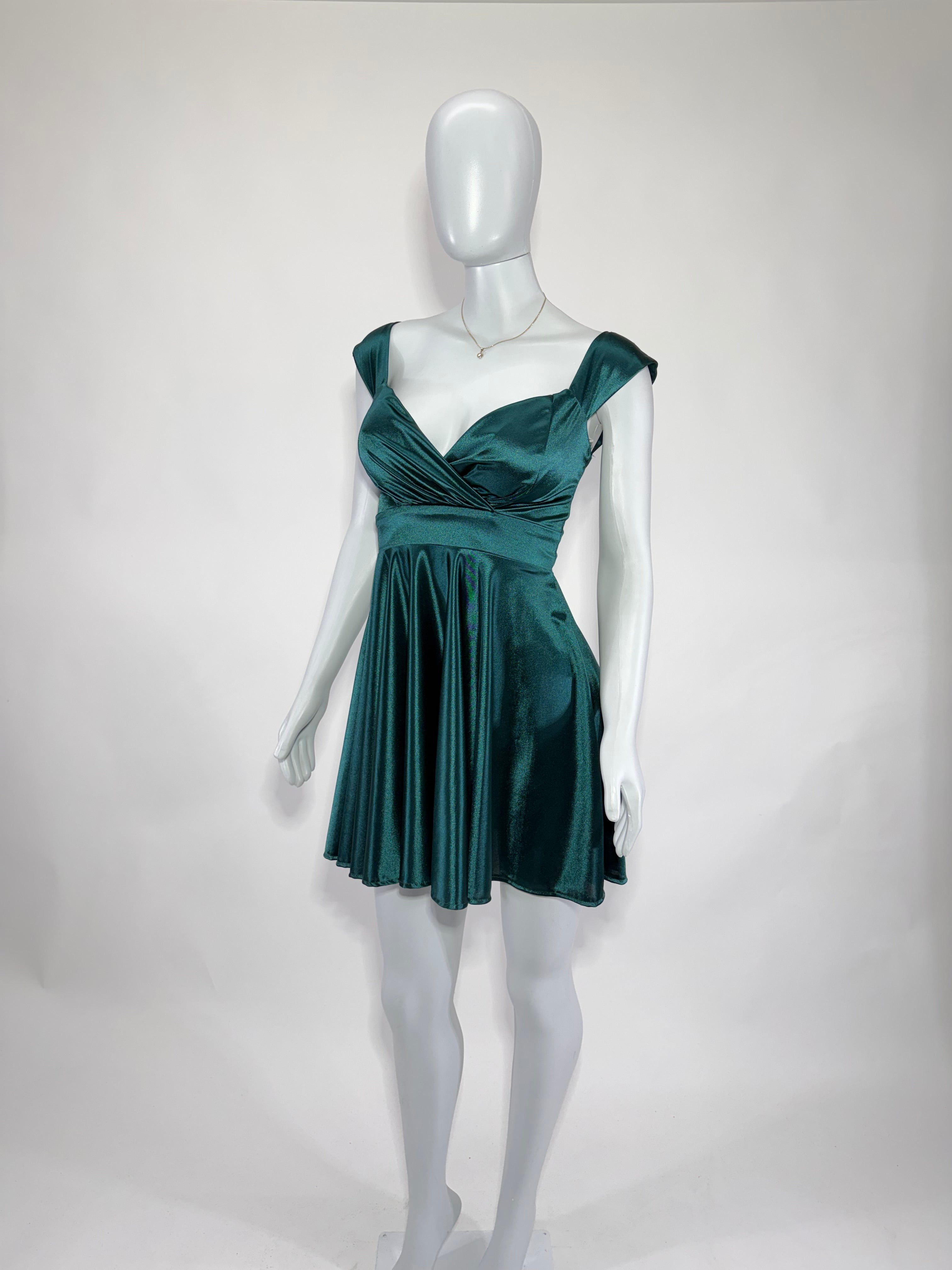 Vestido Dama Corto Satin