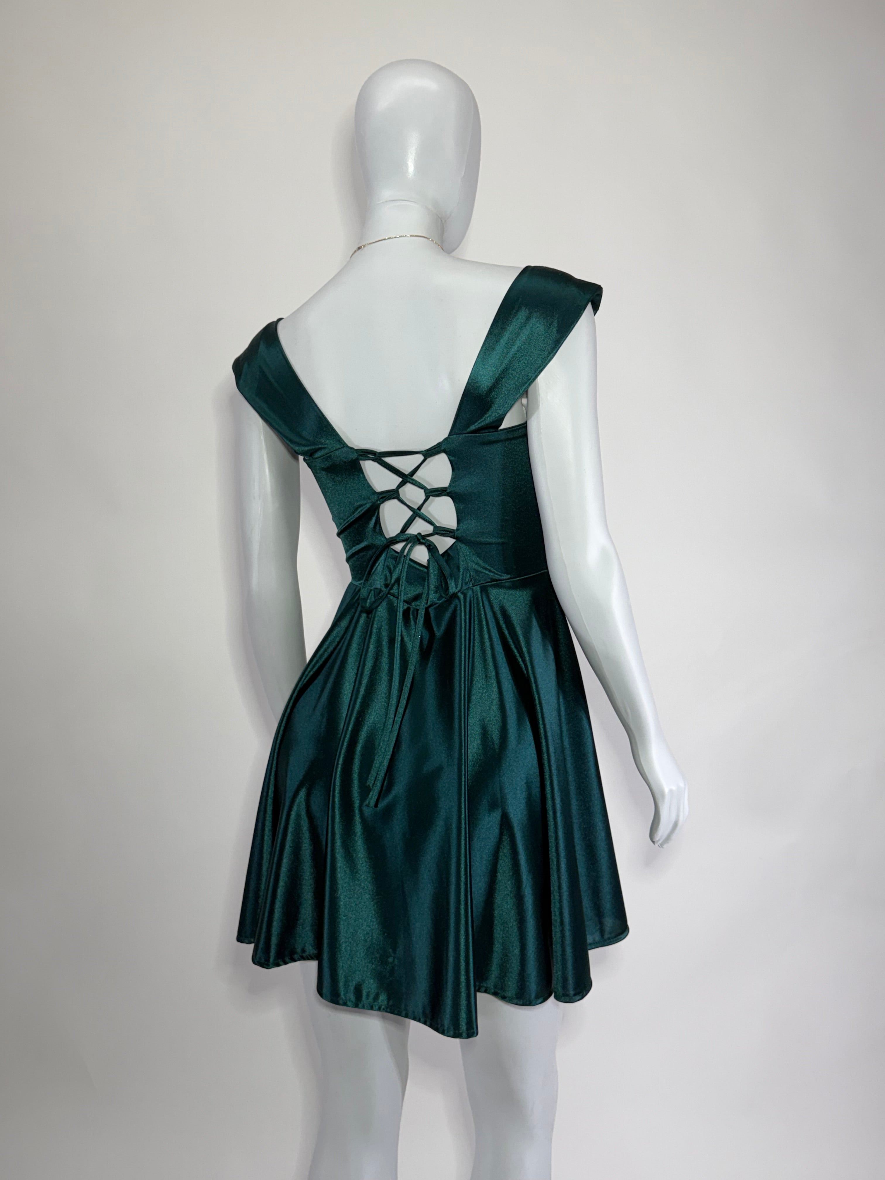 Vestido Dama Corto Satin