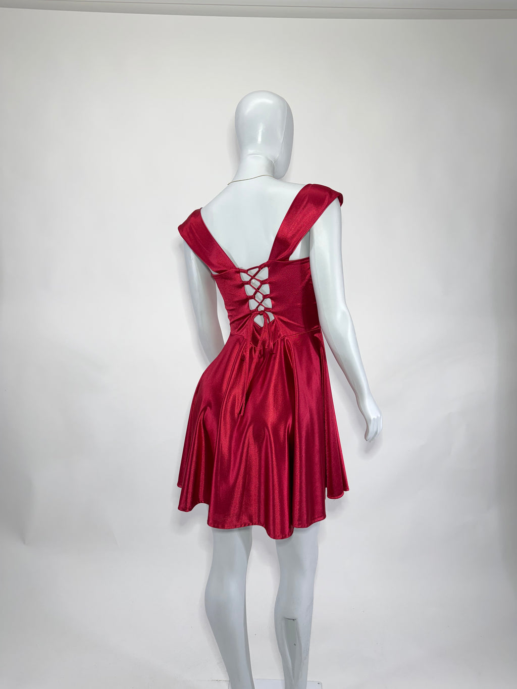 Vestido Dama Corto Satin